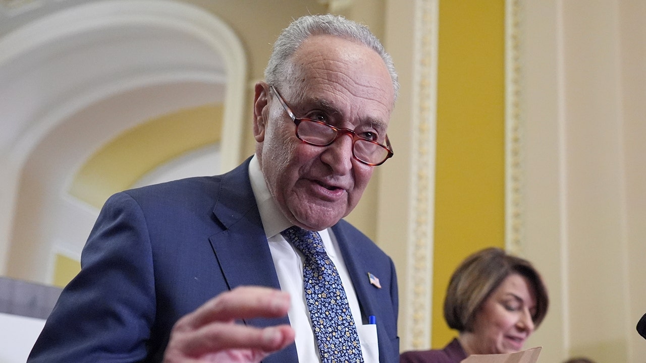 Schumer, Trump'ın 'büyük, güzel yasa tasarısının' tamamının Senato tarafından okunmasını zorlayacak