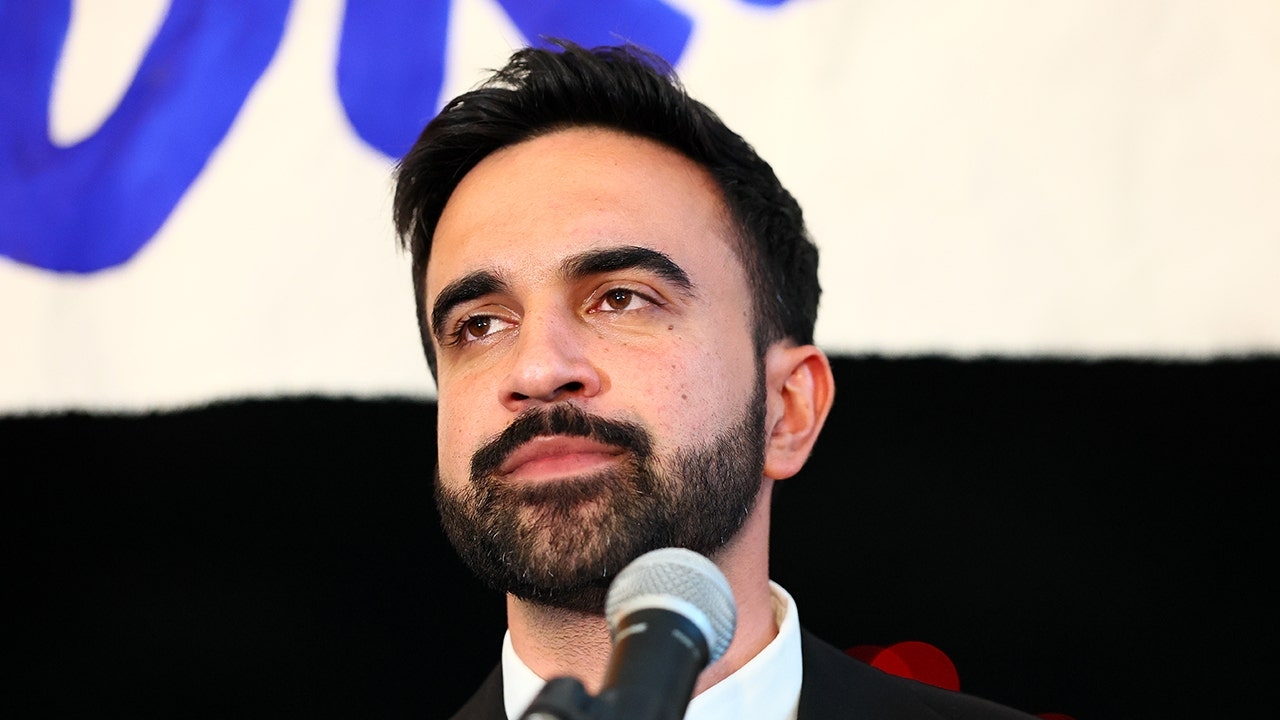 Demócrata de Nueva York dice que está en desacuerdo con Mamdani y lo compara con Trump