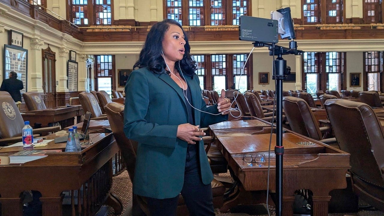 Texas Dem verlässt abrupt das Telefonat mit Newsom und anderen Parteimitgliedern, nachdem ihr mitgeteilt wurde, dass sie ein Verbrechen begeht