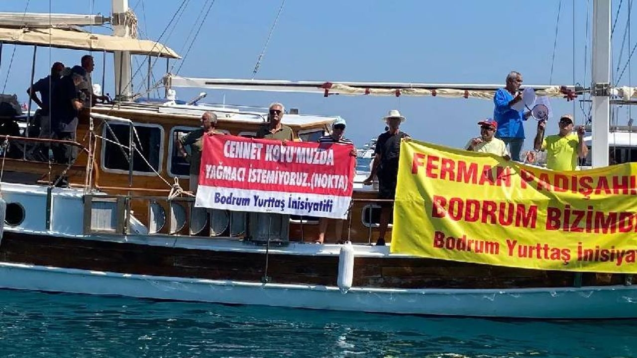 Protestos da Iniciativa dos Cidadãos de Bodrum no mar: Saiam da Cengiz Construction Bodrum!