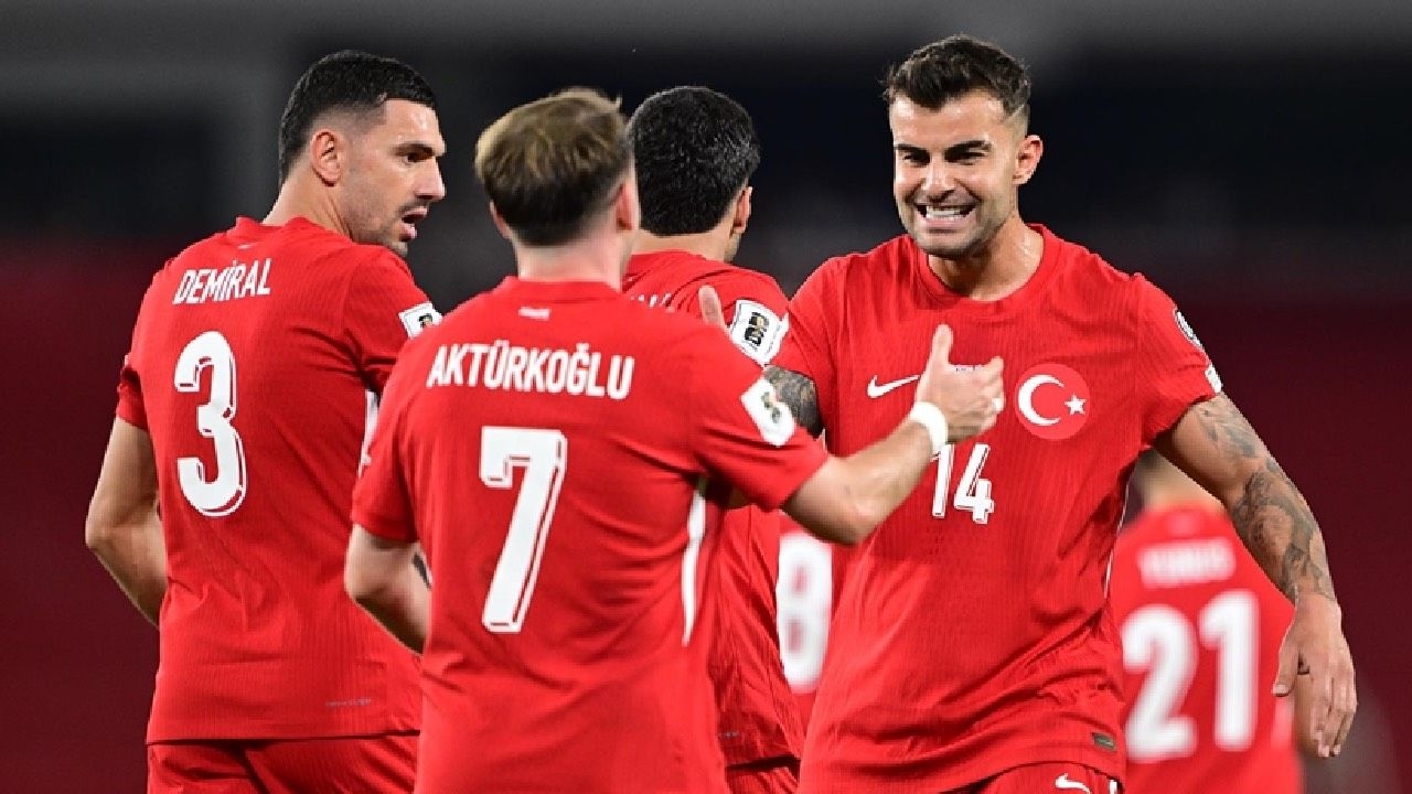 Quando será a partida nacional Turquia-Espanha, a que horas e em qual canal?