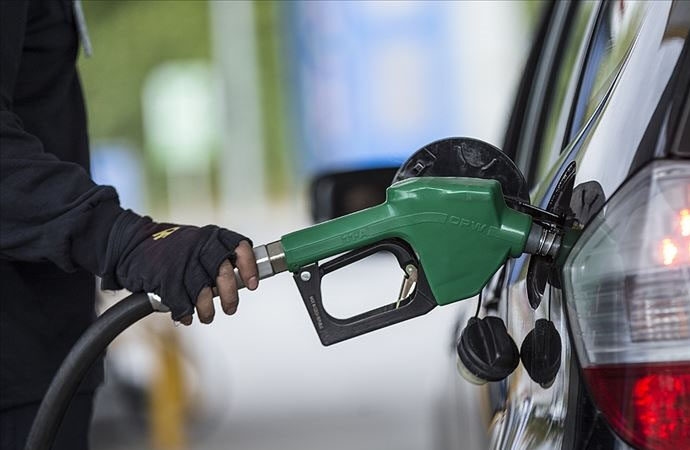 De stijging van de benzineprijs is te zien aan de pomp! Hier zijn de huidige prijzen...