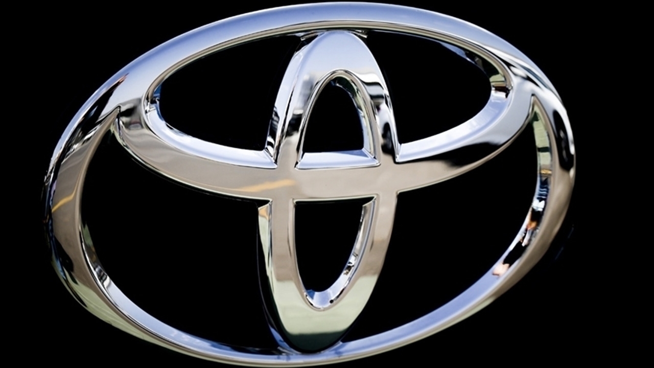 Toyota готовится к празднику! Скидки достигли 200 тыс. лир