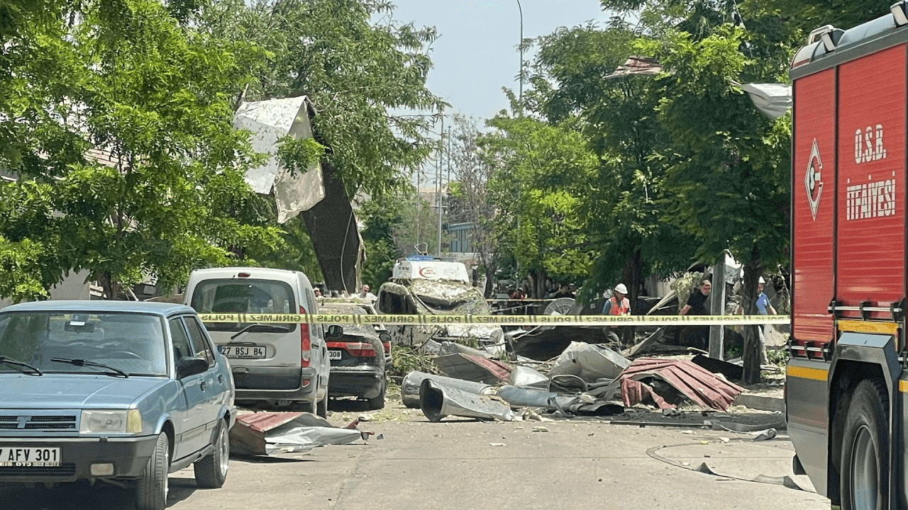 Dampfkessel in der Fabrik explodiert! 7 Arbeiter verletzt