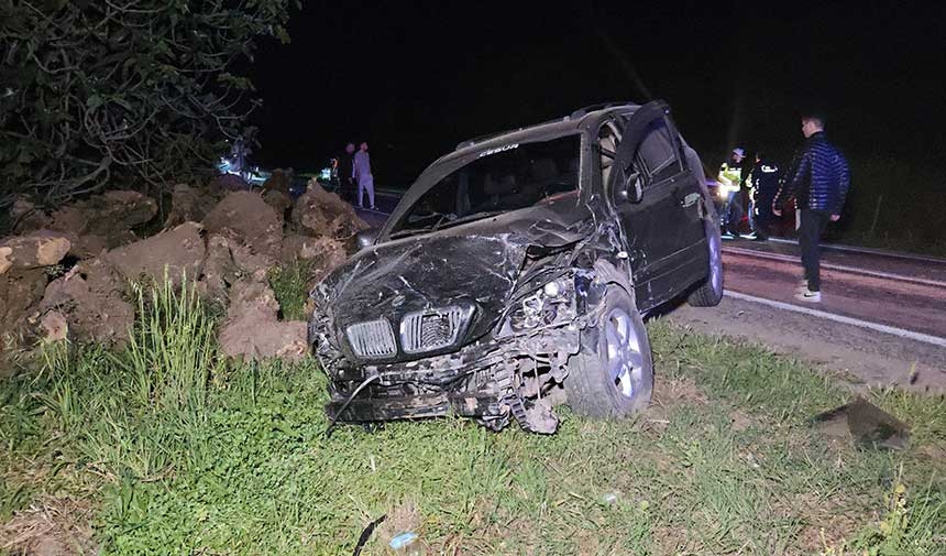 Terrible accident à Bursa ! Une jeep et une voiture entrent en collision, 3 morts et 1 blessé