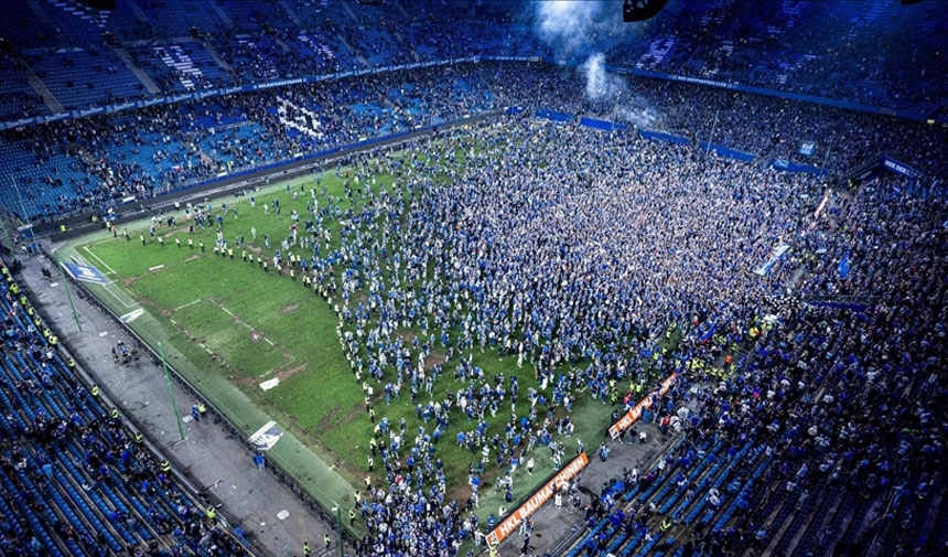¡Hubo una estampida en la celebración del campeonato! 26 aficionados heridos