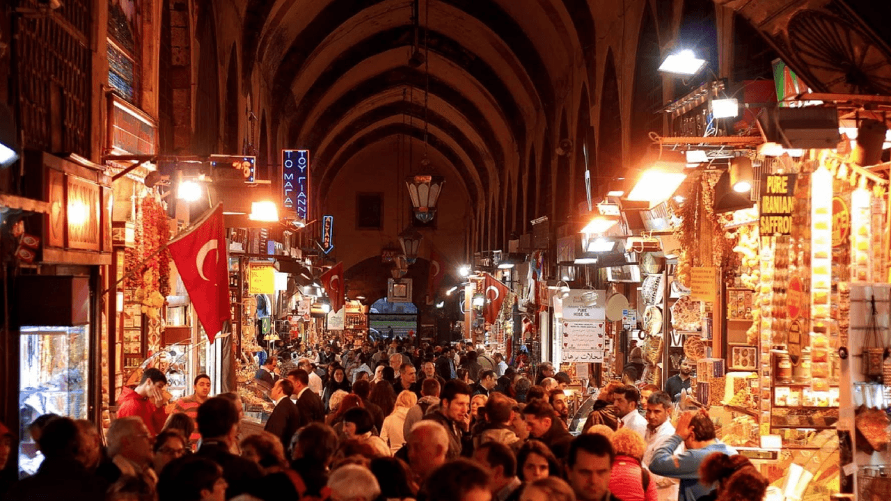 Er stellte sich als MİT-Manager vor! 100-Millionen-Lira-Betrug im Großen Basar mit blinkenden Autos