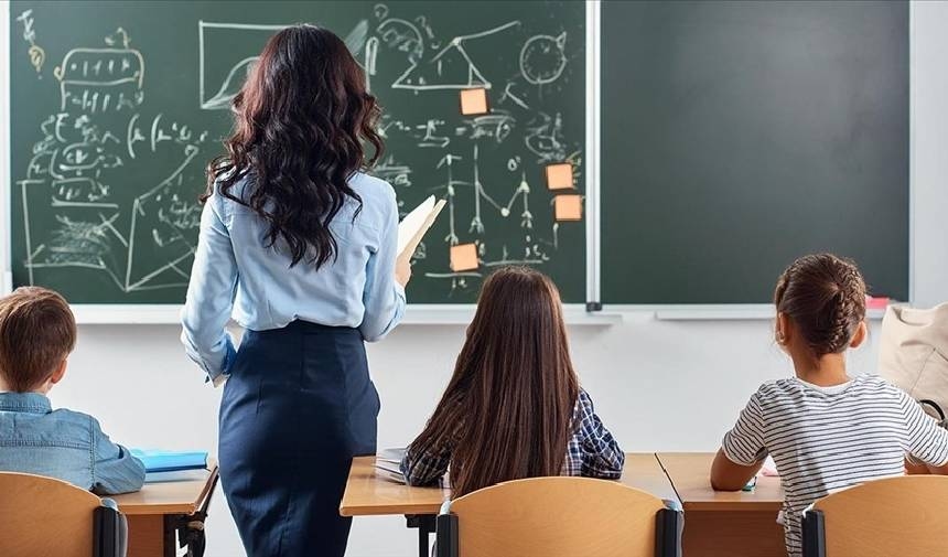 Ministerstwo Edukacji Narodowej rozpoczęło proces przenoszenia nauczycieli między prowincjami na podstawie wymówek.