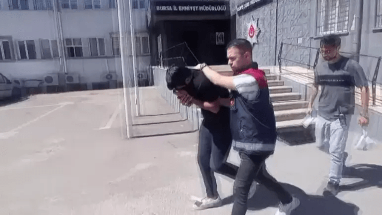 Incroyable escroquerie contre une femme de 75 ans ! Ils l'ont présentée comme son fils et lui ont volé 672 000 liras.
