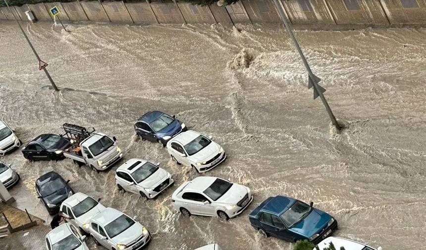 Advertencia de fuertes lluvias de la gobernación de Ankara