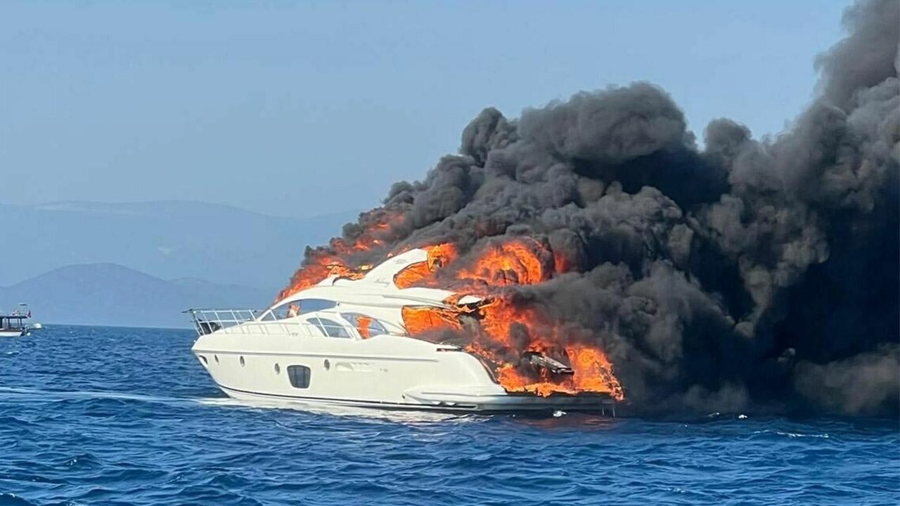 O chefe da holding e sua esposa foram envolvidos pelas chamas de um incêndio em um iate em Bodrum.