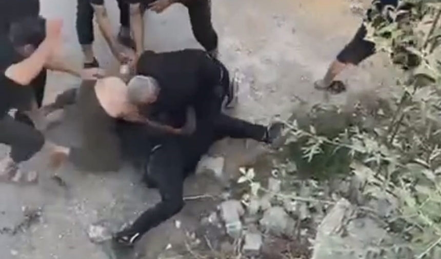 ¡Quienes intentaron detener la pelea fueron apuñalados! 1 muerto, 3 heridos