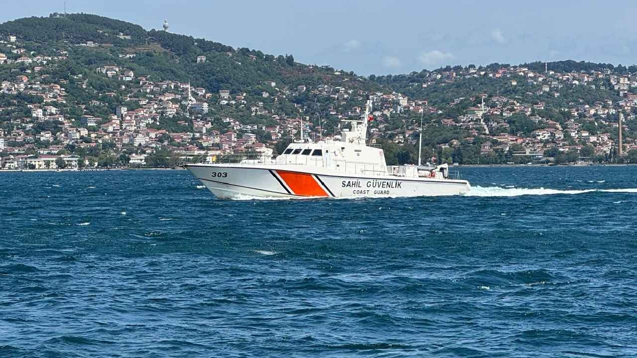 ¡Un barco volcó frente a la costa de Beykoz! Un muerto.
