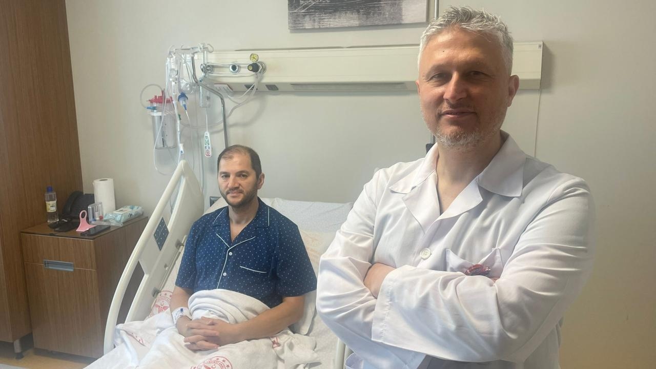 Пациенту с заболеванием аорты был выполнен разрез длиной 6 сантиметров.