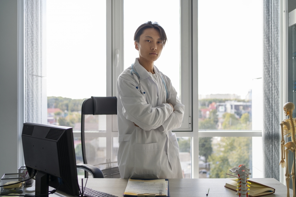 El Ministerio de Salud no apoyó la introducción de pruebas de conocimientos del idioma ruso para médicos extranjeros.
