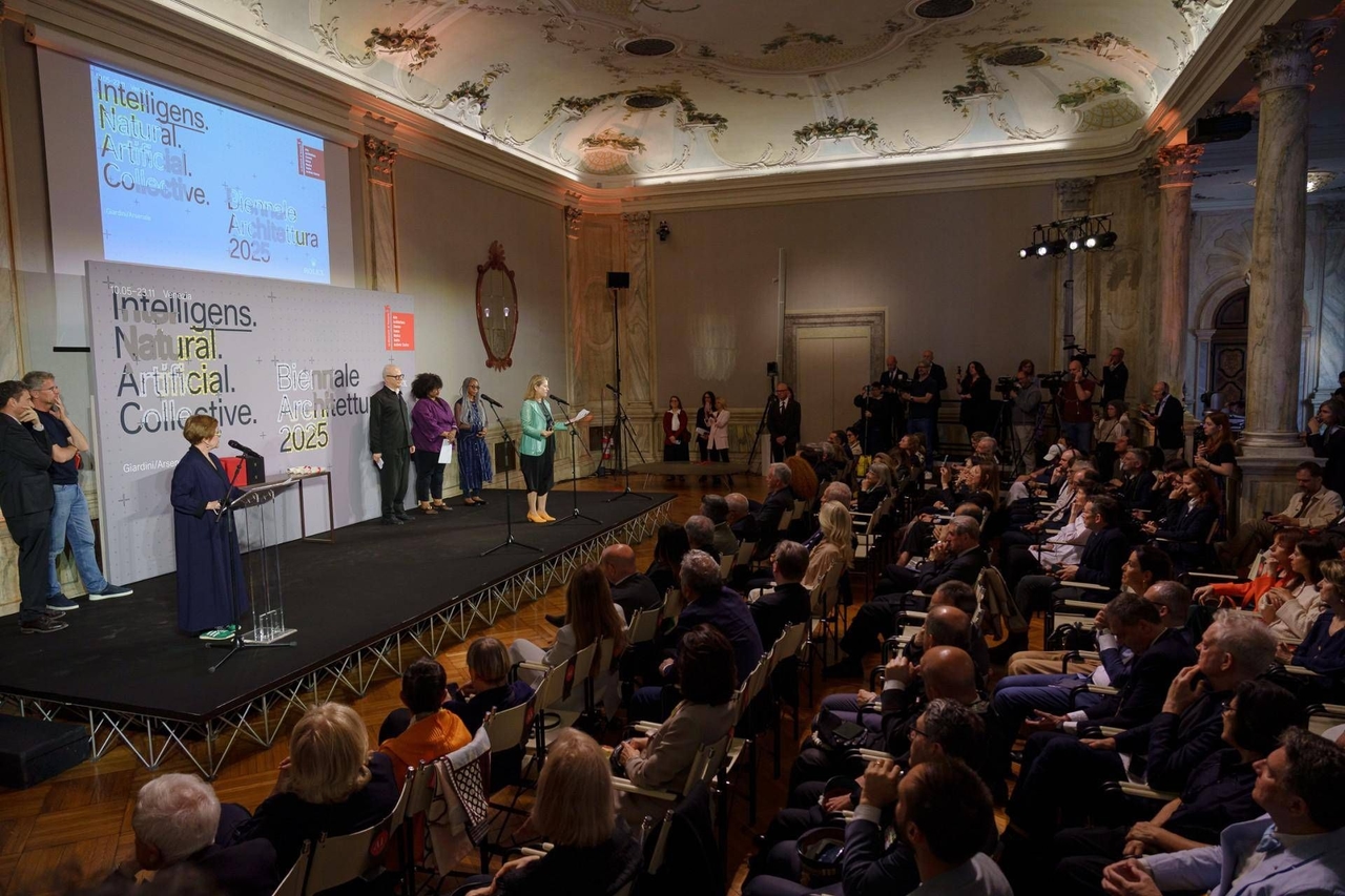 Mimarlık Bienali, Bahreyn, Vatikan ve Büyük Britanya'ya ödüller