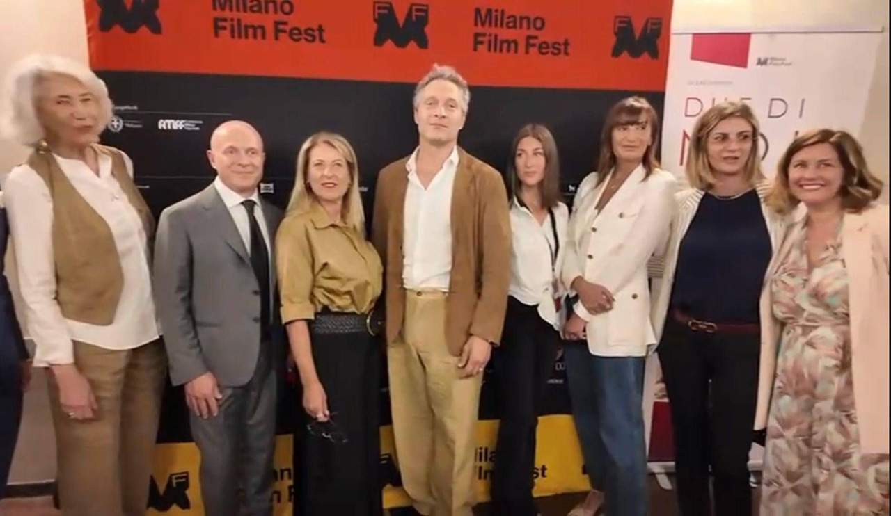Milano Film Festivali'nde meme kanserine yakalanan iki kadının hikayesini anlatan kısa film 'İkimiz'