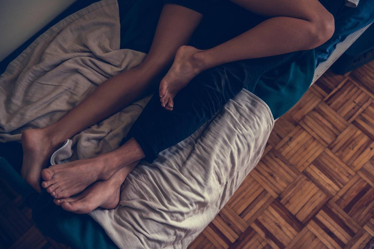 Sesso, il rischio corre sui social: alert sui rimedi 'creativi' per la contraccezione