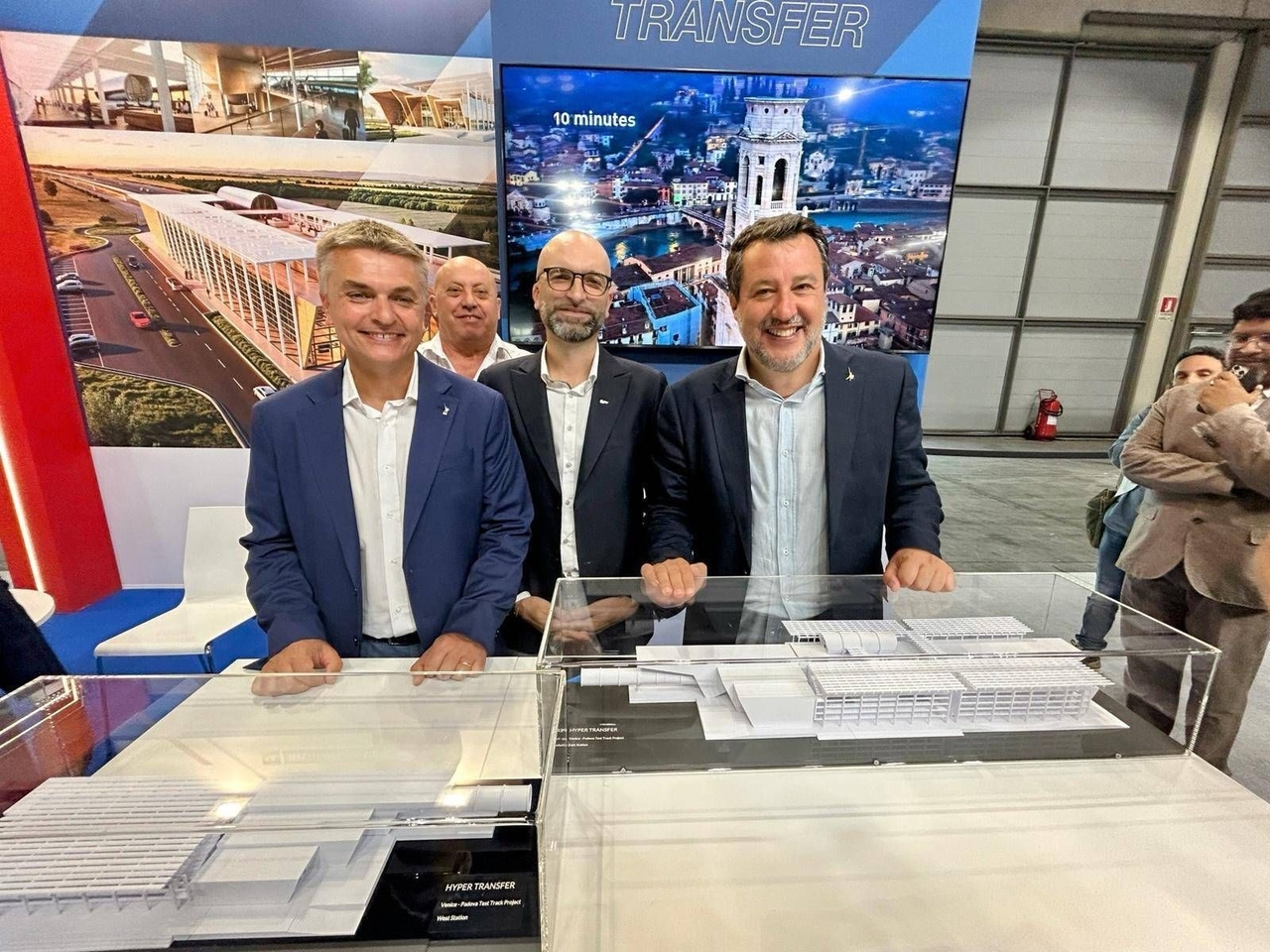 En el Meeting de Rimini, Cav presenta en la Feria el sistema de transporte Hyper Transfer.