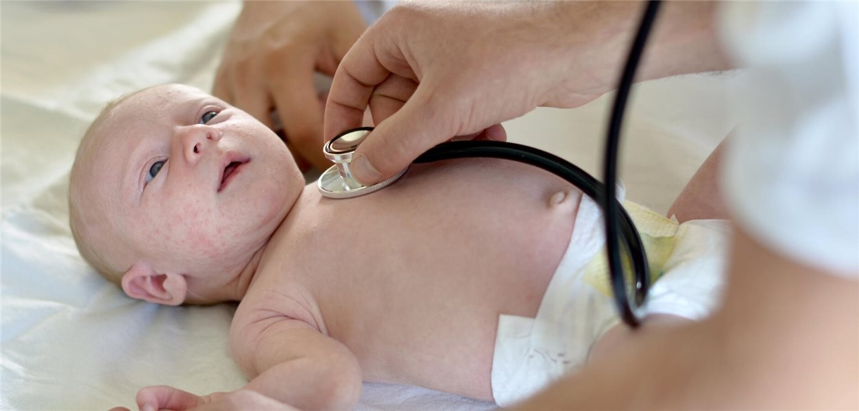 Nirsevimab wird beträchtlicher Zusatznutzen zur RSV-Prophylaxe bei Neugeborenen bescheinigt