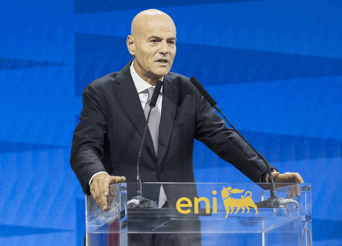 Energia, ultimo colpo di Eni: c'è l'accordo con Ares per negoziare la cessione del 20% di Plenitude