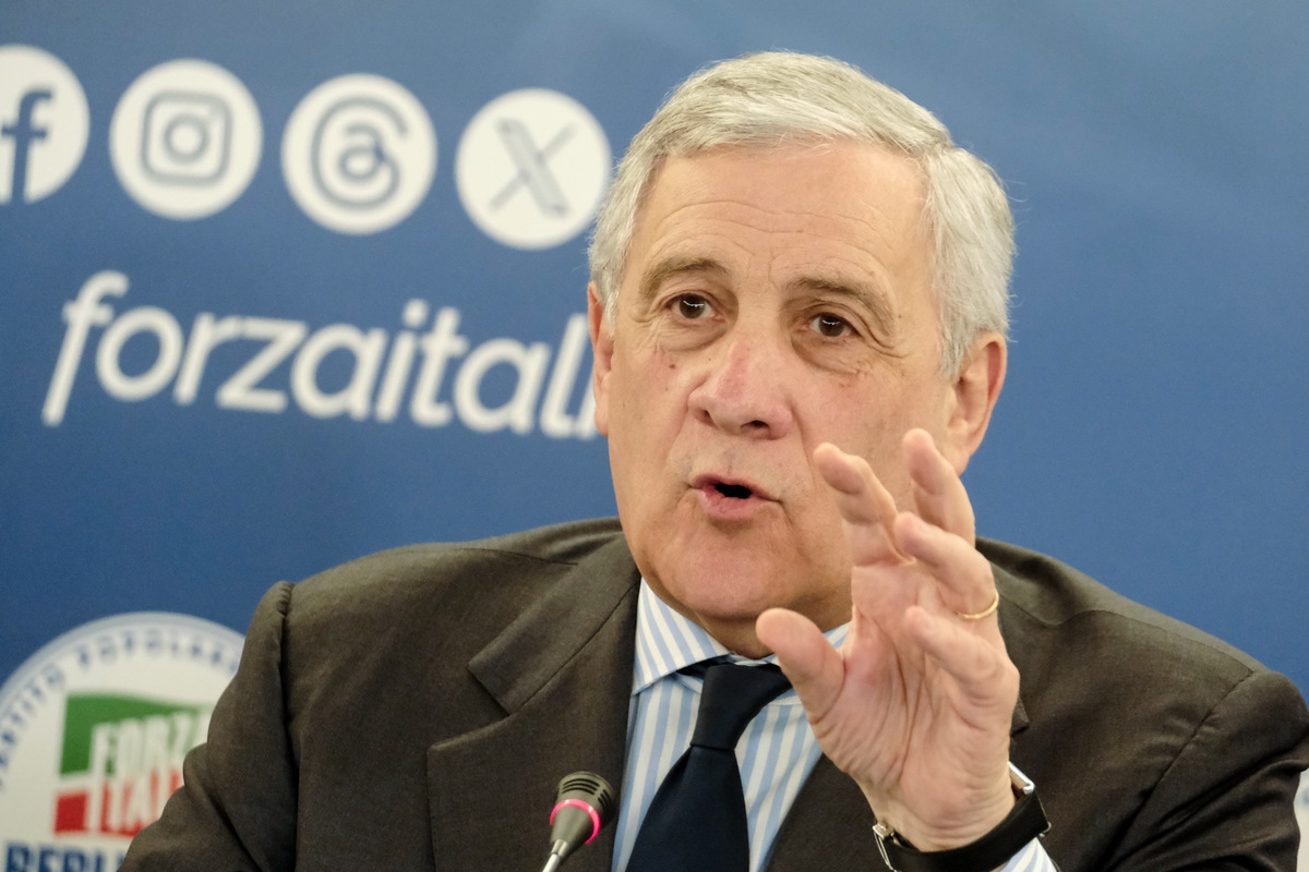 Oekraïne/Salvini haalt uit naar Macron, Tajani doorbreekt zijn stilzwijgen: "De kracht van ideeën overwint altijd de gewelddadigheid van woorden."