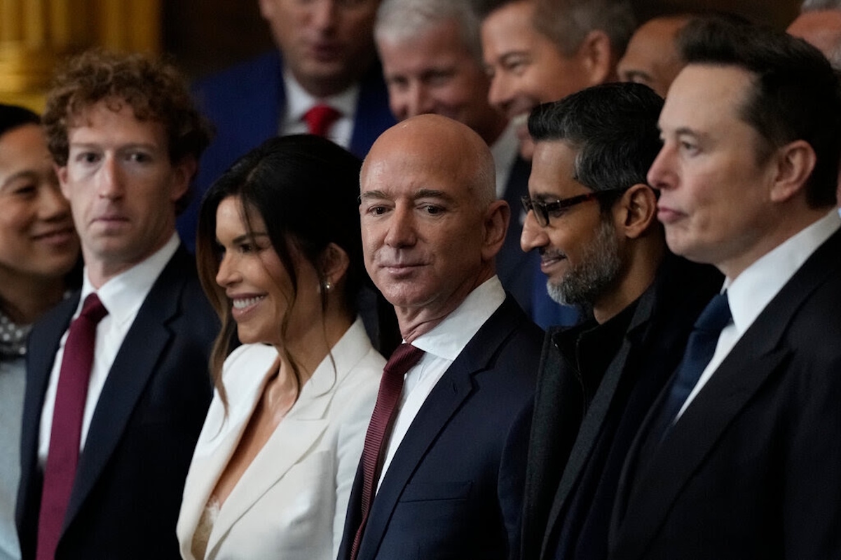 Bezos, una boda real: 96 aviones privados llegan a Venecia. Desde Kim Kardashian hasta Bill Gates y Trump.