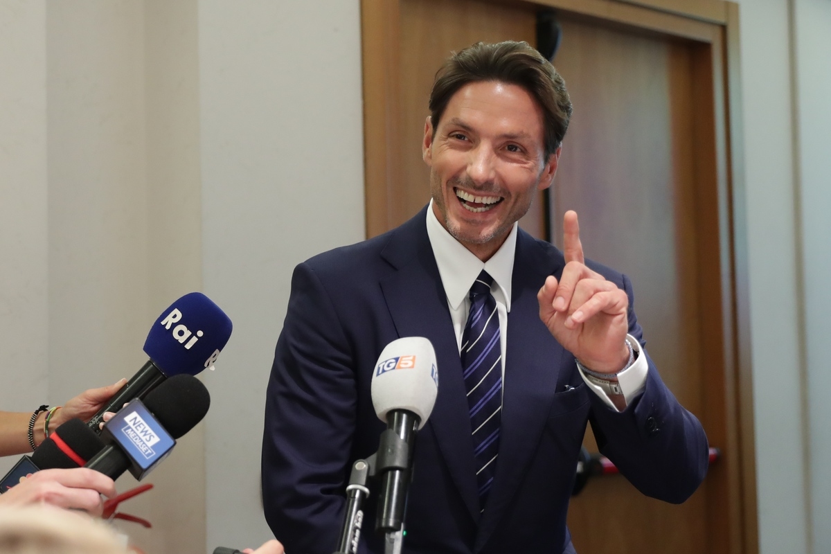 Mediaset prepares to trip up Rai: one of the leading faces of Viale Mazzini in the crosshairs