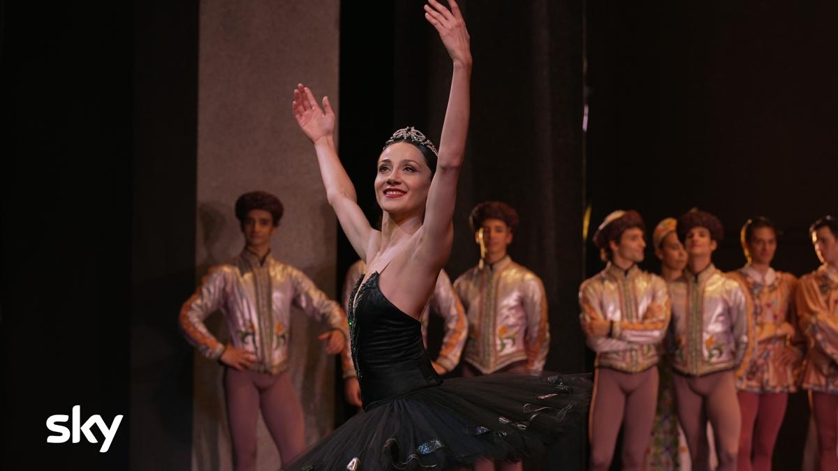 Nicoletta Manni e Timofej Andrijashenko: "Vi portiamo dietro le quinte de 'Il lago dei cigni alla Scala" - L'intervista