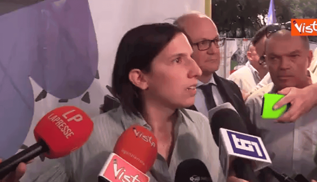 A UE se arma, Schlein: "Aumentar os gastos militares para 5% significaria o fim do estado de bem-estar social na Itália"