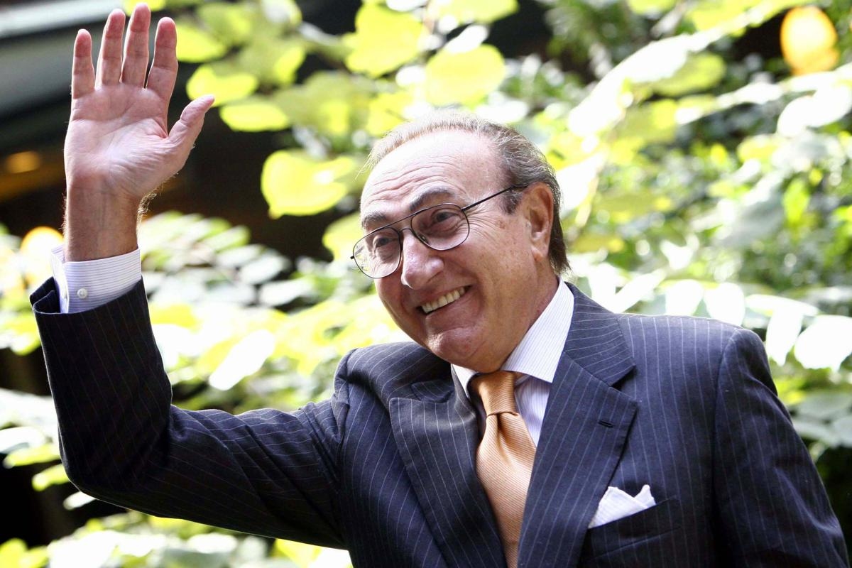 Funeral de Baudo em Militello, incluindo "Cavalleria rusticana" para Pippo.