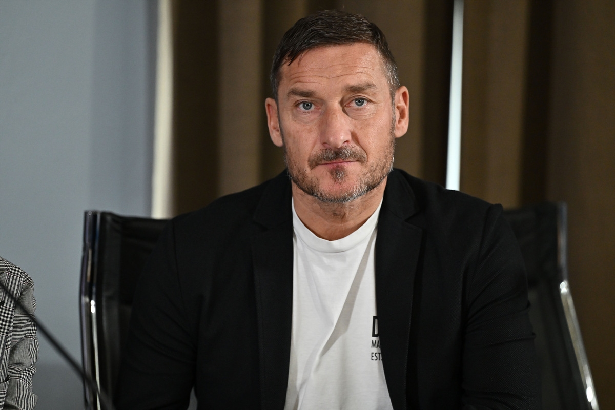 Totti, a questão do depósito ilegal. Não apenas Ilary, mas também a disputa com a Prefeitura de Roma.