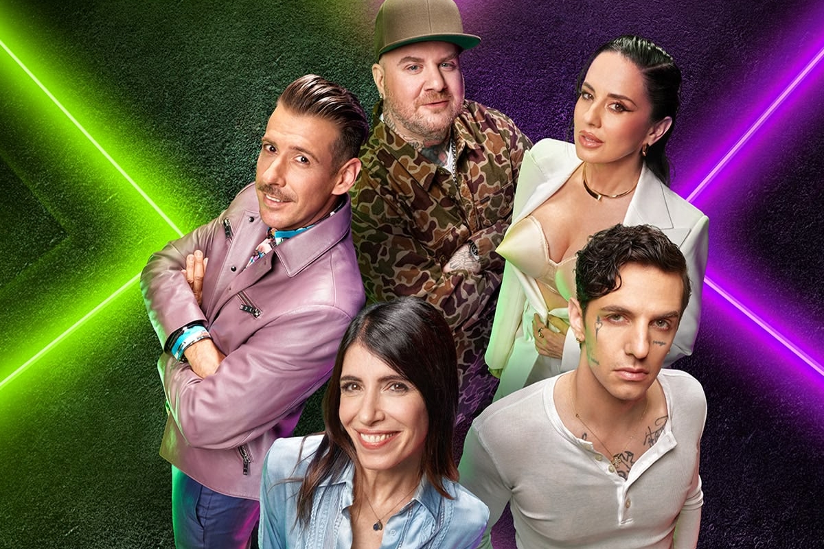 X Factor live 2025: tutti i brani scelti dai giudici per stasera. Super ospite il re dell'indie pop