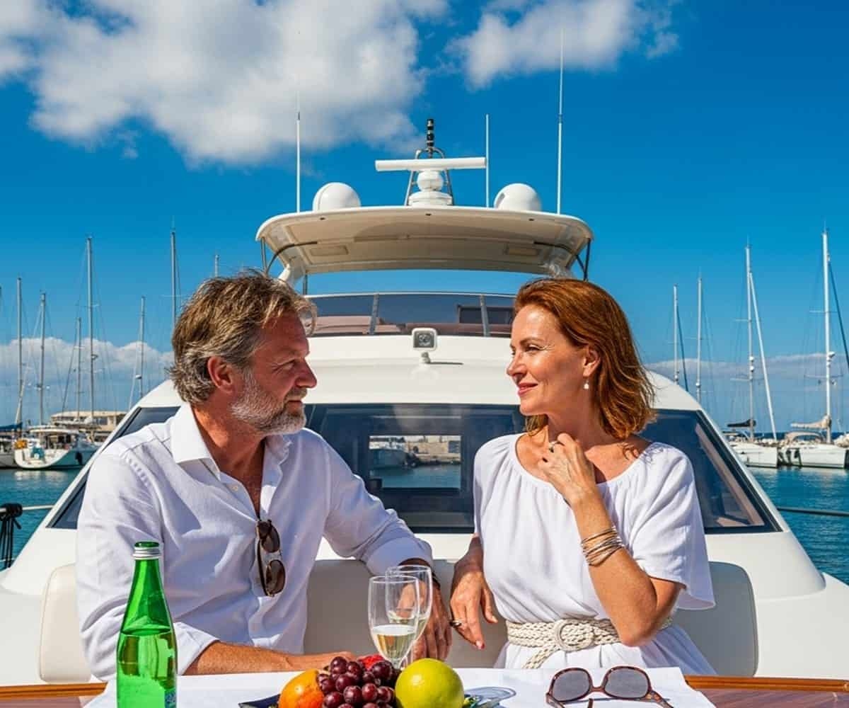 La mejor experiencia en yate de lujo para parejas en Tenerife