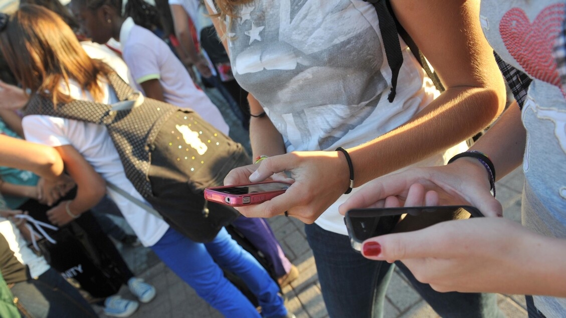Distracted after just 8 seconds, anxiety and devices are the causes