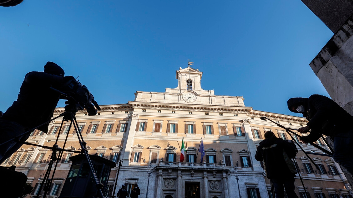 Smart Montecitorio, ein Glashaus für Bürger. Die Social-Media-Kanäle wachsen.