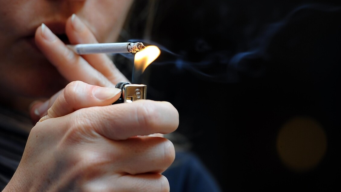 AIOM-KONGRESS-SPEZIALBERICHT: Jede Zigarette raubt 20 Minuten Lebenszeit und kostet den NHS 25 Milliarden Dollar.