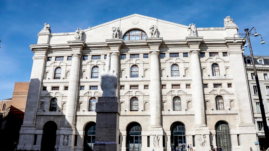 Borsa: Milano ihracatla zayıf, Stellantis ve Iveco kötü
