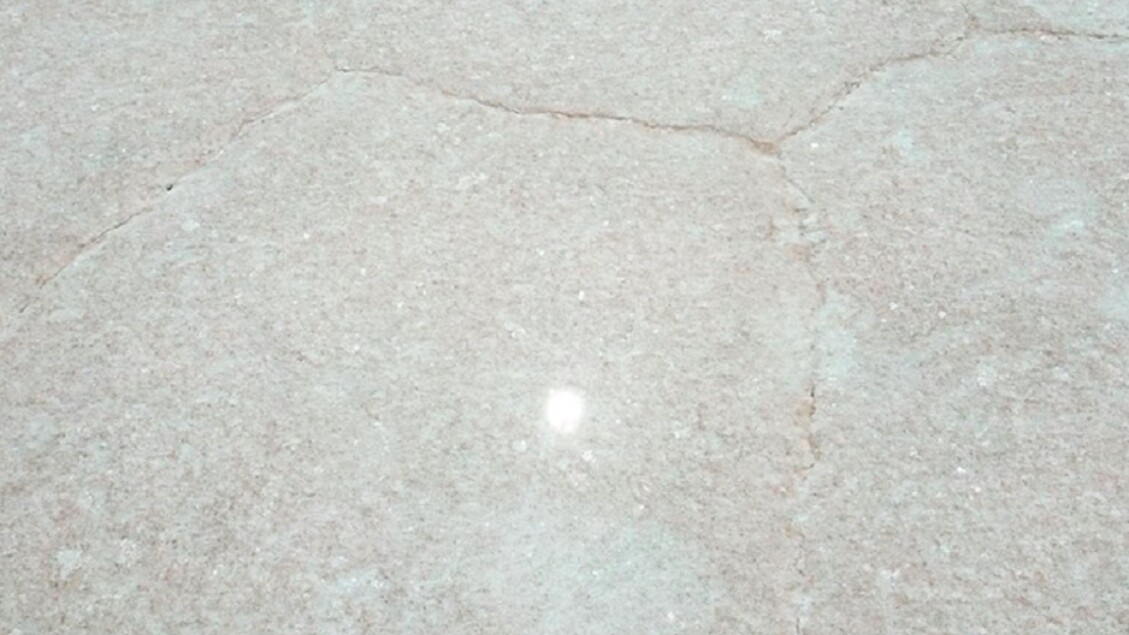 Efeito espelho revelado no deserto de sal da Bolívia (VÍDEO)