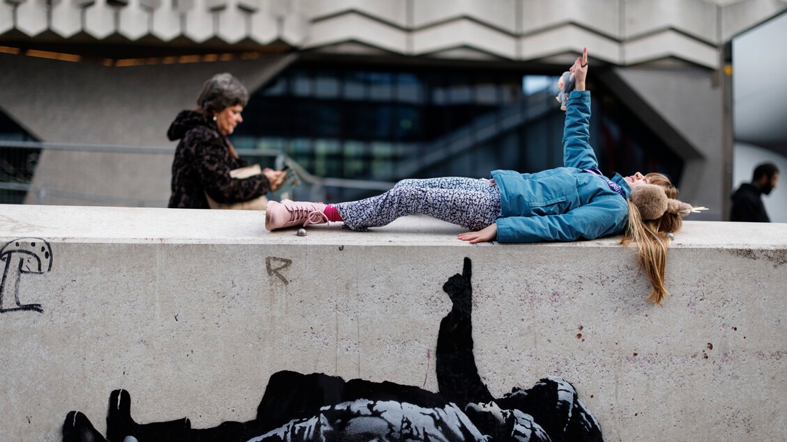 Banksy rivendica la paternità di una nuova opera di denuncia a Londra