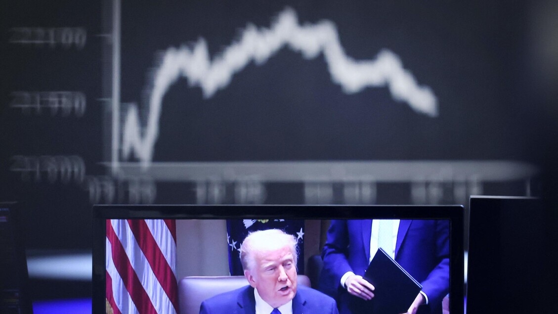 Trump'ın gümrük vergileri borsaları düşürdü, AB'yi %15 düşürdü