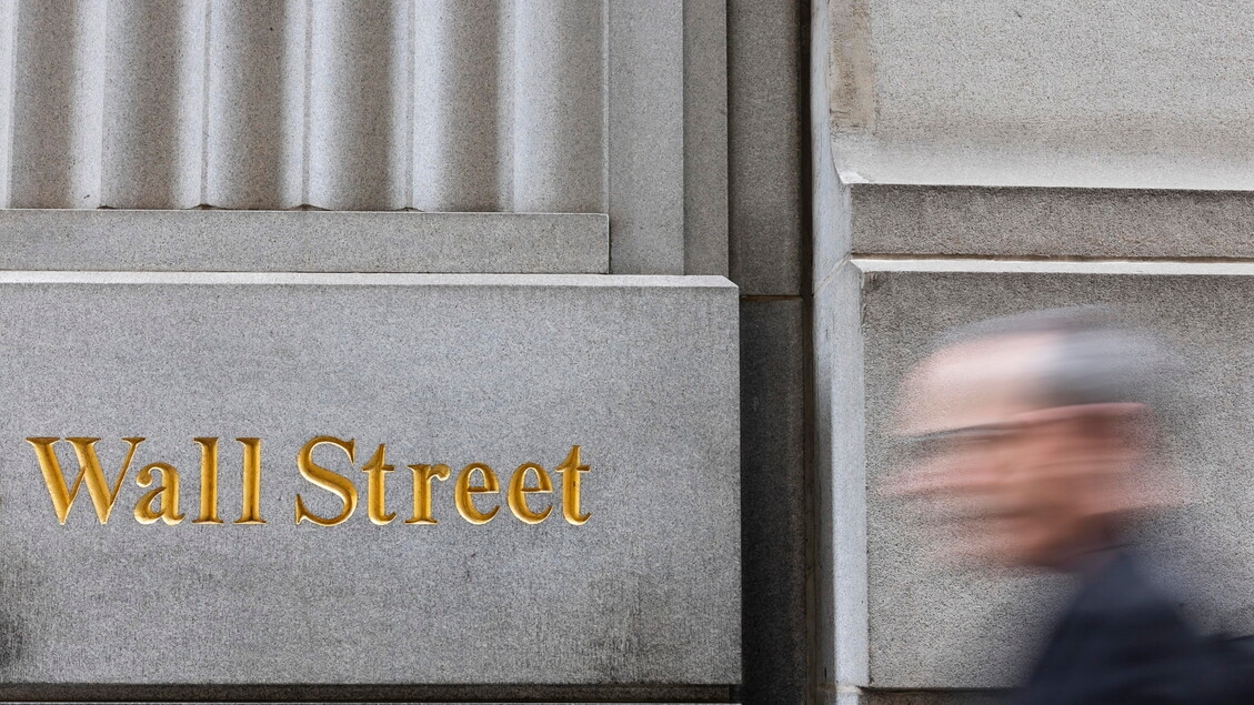 Wall Street closes mixed, DJ +0.90%, Nasdaq -0.82%