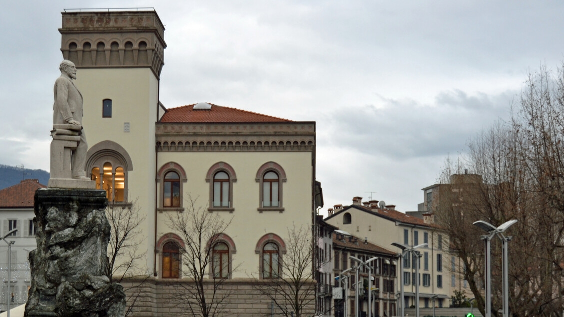 Bürgerbeleidigungen in sozialen Medien, Rücktritt des Stadtrats angenommen
