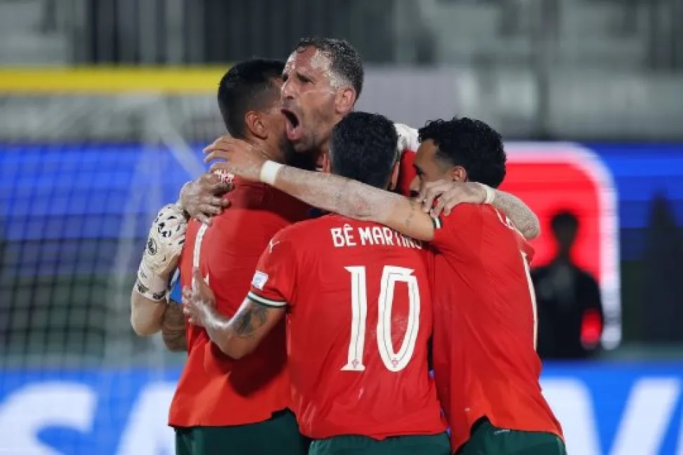 Portugal verslaat Iran en neemt het in de kwartfinales van het WK Beach Soccer op tegen Japan.