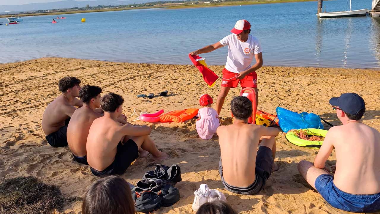 Red Seagull ha sensibilizzato sulla sicurezza in acqua all'incontro dei giovani dell'Algarve