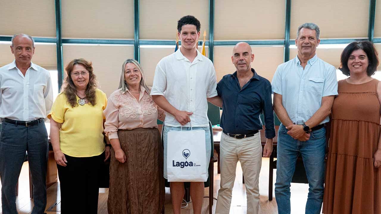 Лагоа признает заслуги Пауло Бернардо Серры, чемпиона страны по гандболу