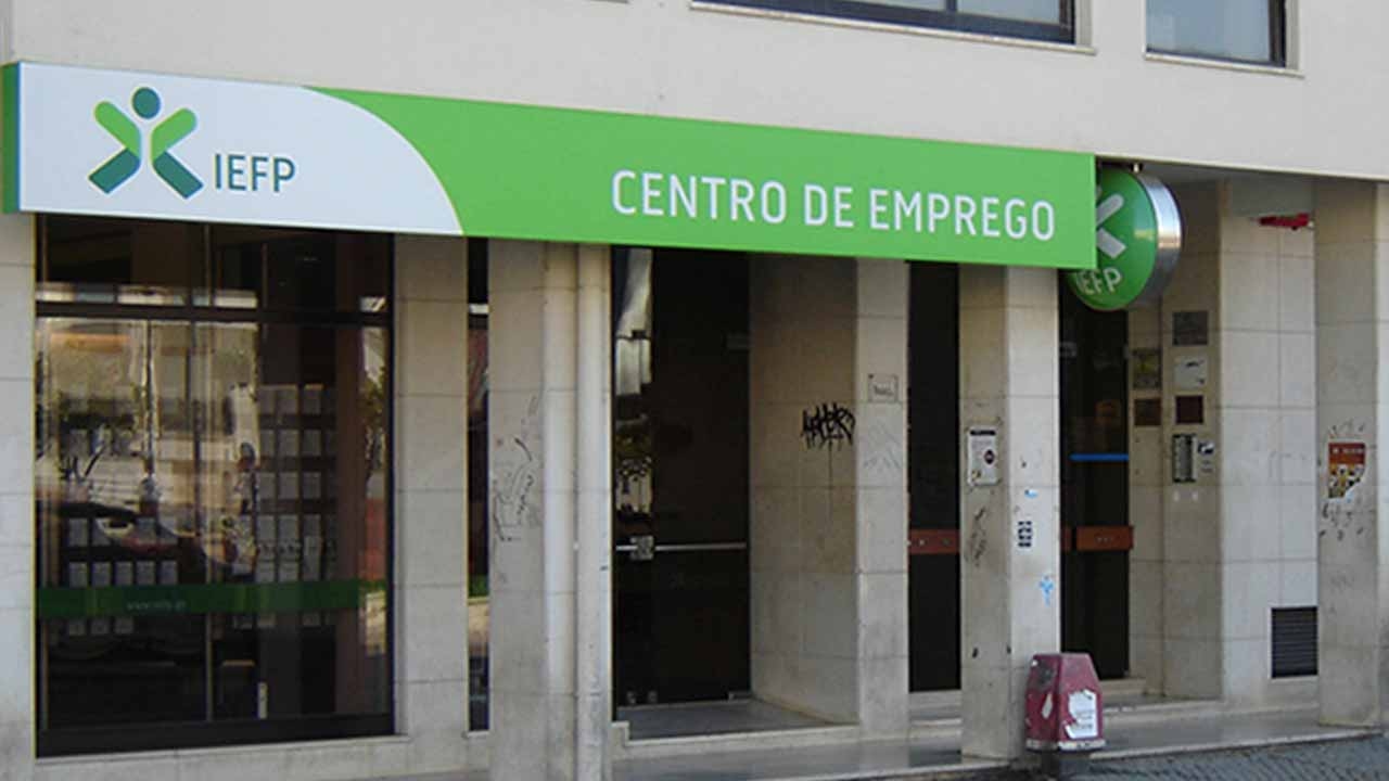 La disoccupazione è diminuita del 3,8% ad agosto su base annua, ma è aumentata rispetto a luglio