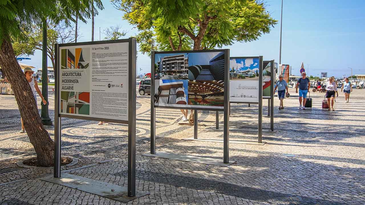 Faro organiseert straattentoonstelling over het werk van Manuel Gomes da Costa en het modernisme in de Algarve