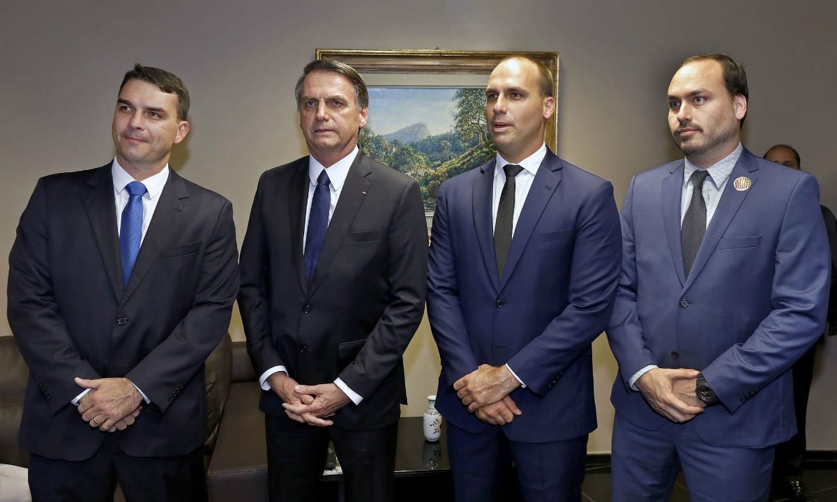 Dino opent een onderzoek naar vermeende misdaden gepleegd door de Bolsonaro-clan tijdens de Covid-19-pandemie
