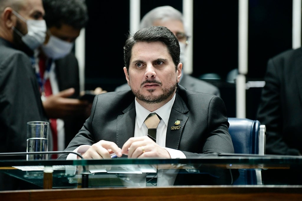 Policía Federal instala pulsera electrónica en tobillo a Marcos do Val tras viaje no autorizado a EE.UU.